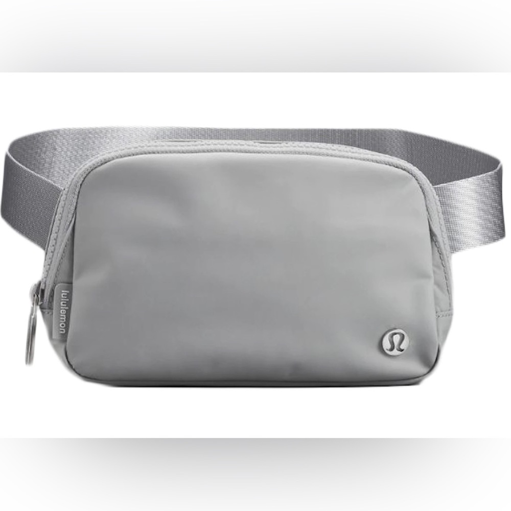 Lululemon bag in seal gray